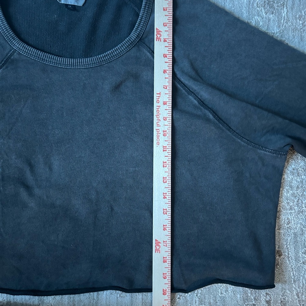 Universal Thread Women's Dark Gray Sweatshirt - Picture 7 of 7